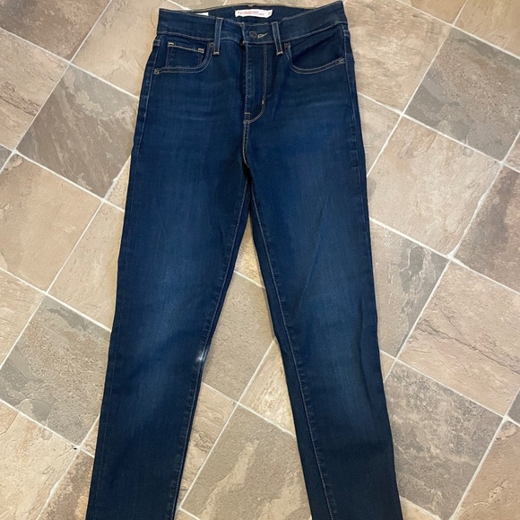Women’s Levi Skinny Jeans NWOT - Picture 1 of 5